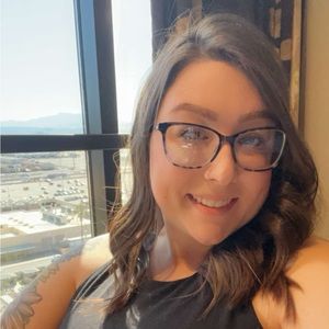 Meet your Posher, Stephanie